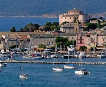 Appartement Plein Centre Saint Florent Face Au Port المظهر الخارجي الصورة